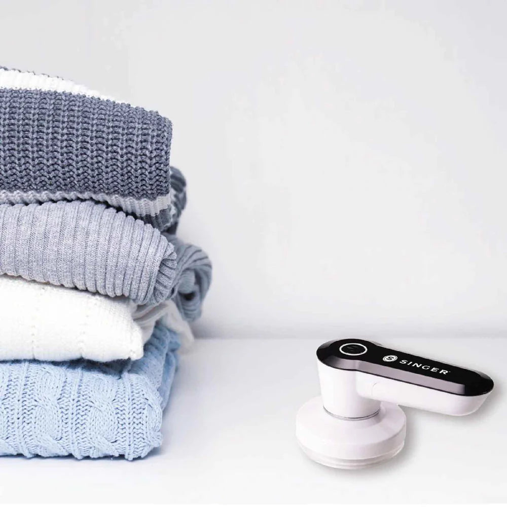 SINGER Compact Fabric Shaver & Lint Remover