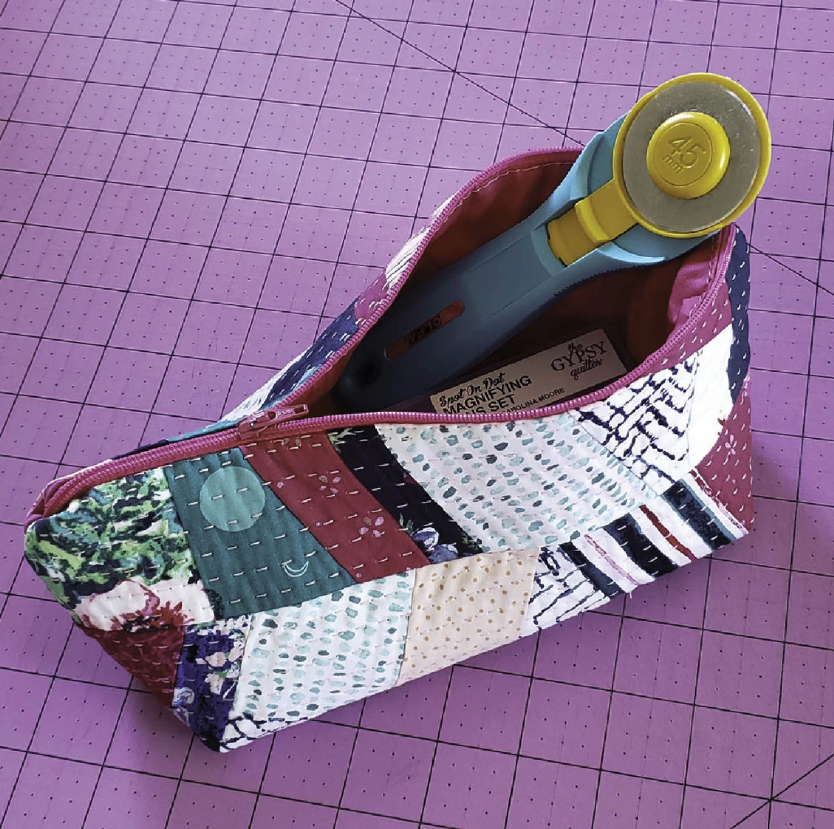 CUT LOOSE "Scrap Tape Zip Pouch" Pattern