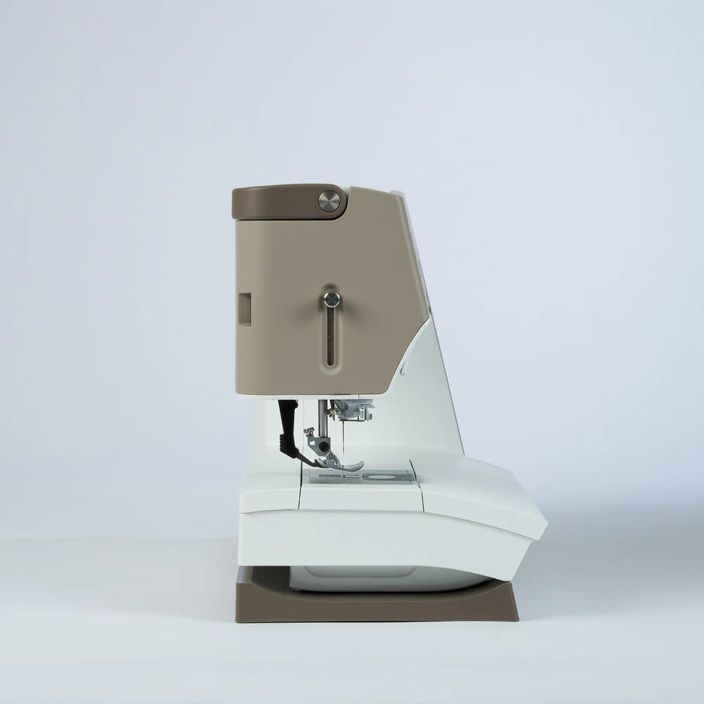 PFAFF Creative Elevate 680 Sewing Machine