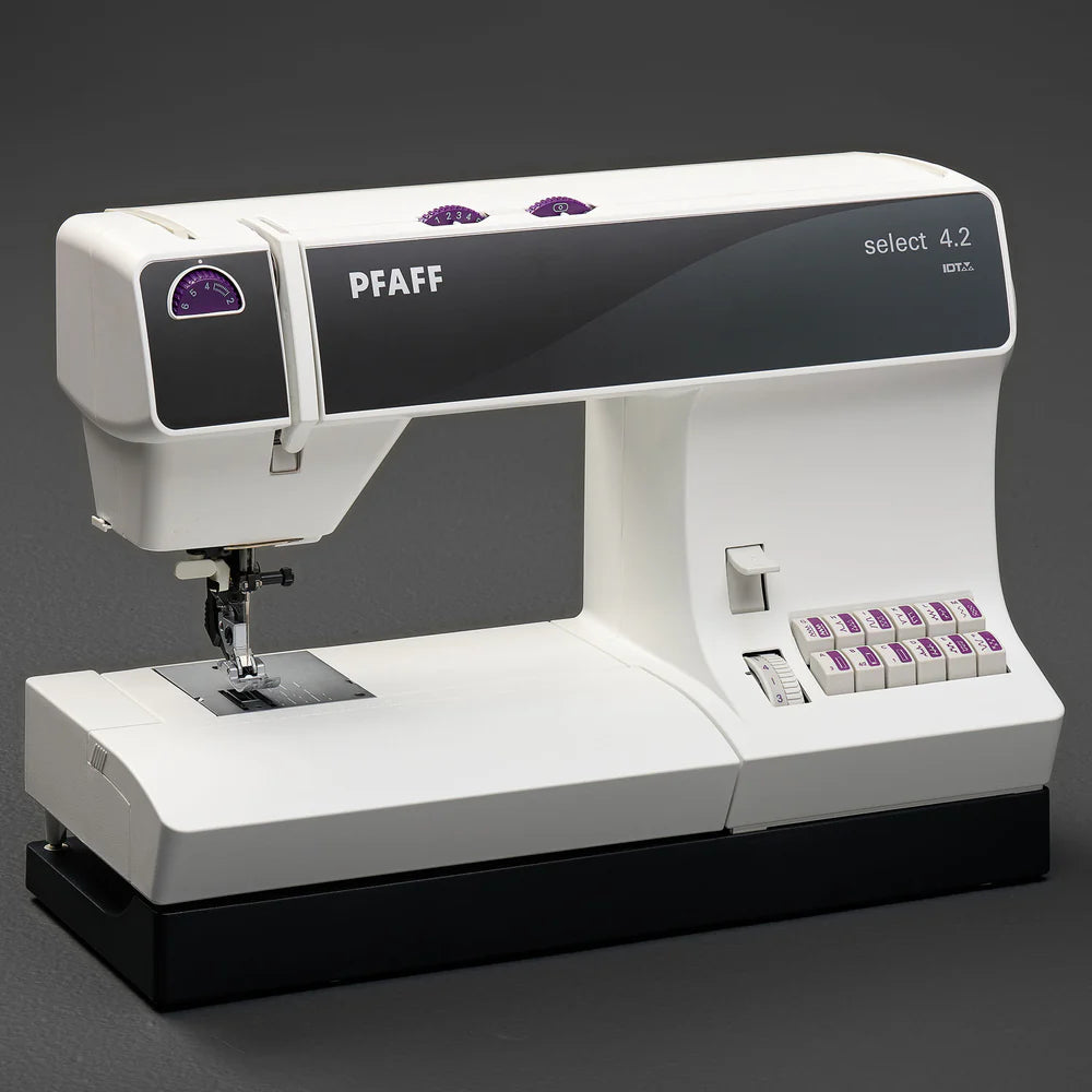 PFAFF Select 4.2 Sewing Machine