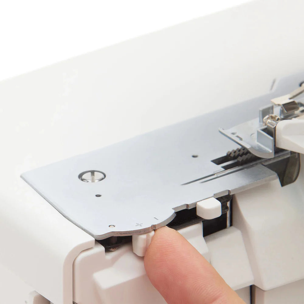 PFAFF Admire 3000 Overlock Machine