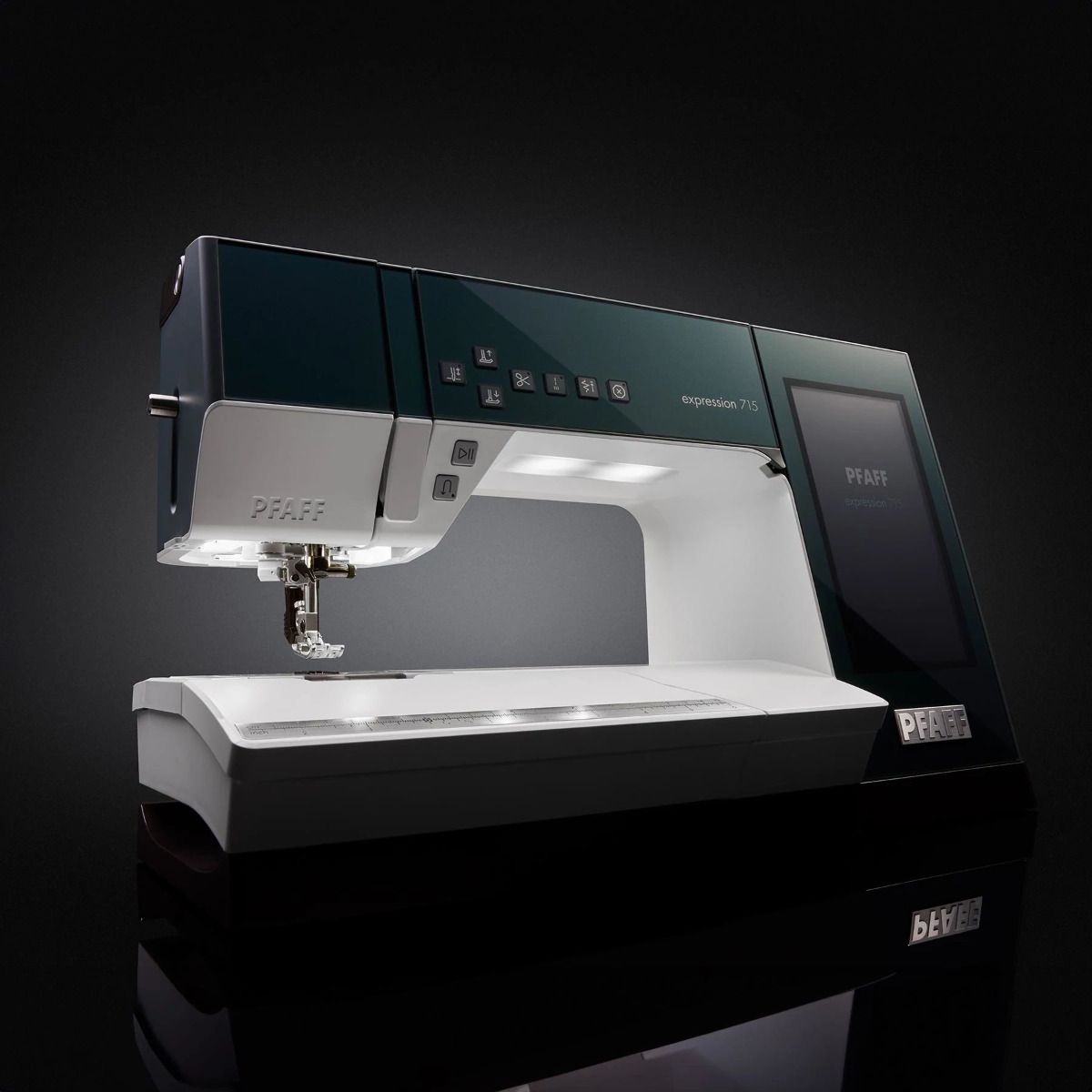 PFAFF Expression 715 Sewing Machine